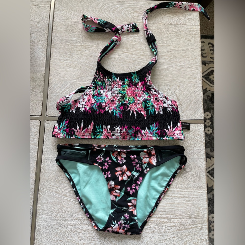 Ambrielle bikini set